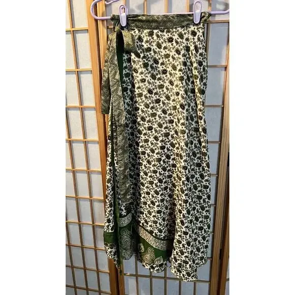 Vintage Silk Saree Bohemian Wrap Skirt (Fits SM-L) Granny Core