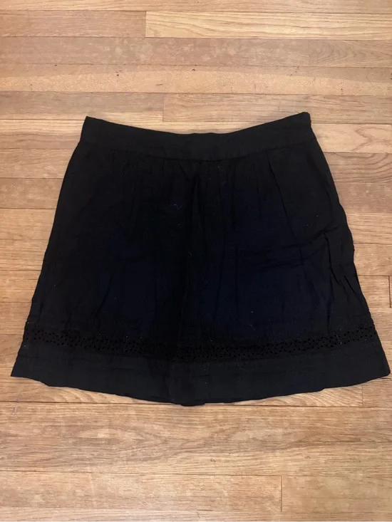 LOFT Women's Black Eyelet Hem Mini Skirt - Size 10  b84