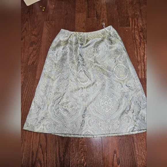 Talbots Gray and White A-Line Knee-Length Skirt