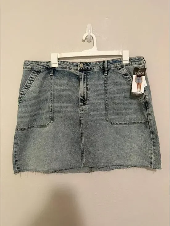 Edited by remi badger skirt size 20W  NWT $74.00 MSRP