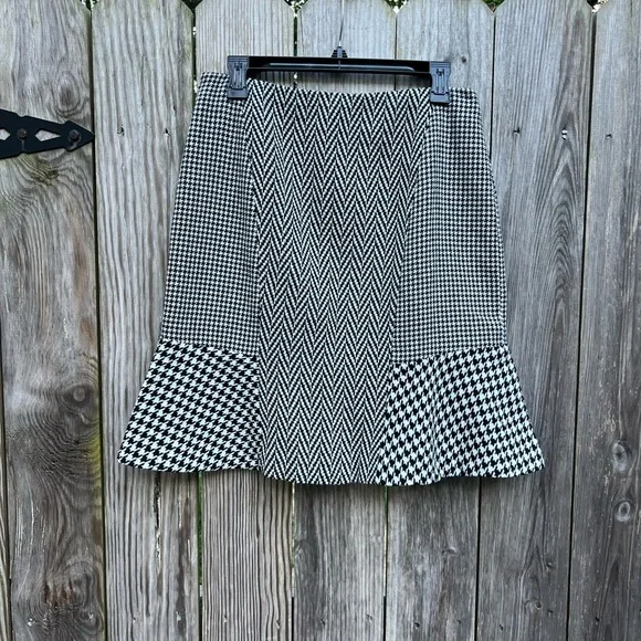 ANN TAYLOR Houndstooth Lined Trumpet Skirt Women’s 6