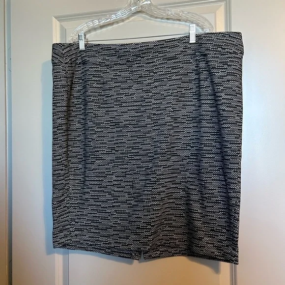 Black and White Textured Skirt