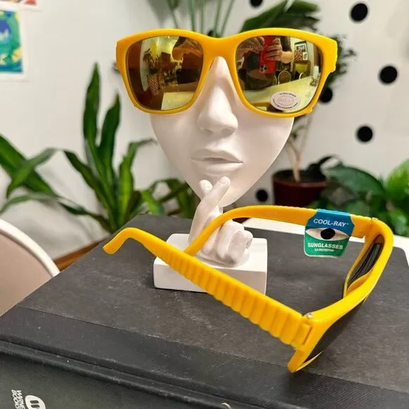 Super Cool True Vintage 1970s Yellow 3D Geometric Ribbed Unisex Sunglasses
