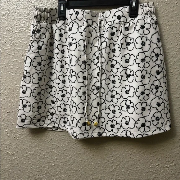 Elegant Floral Women's Mini Skirt