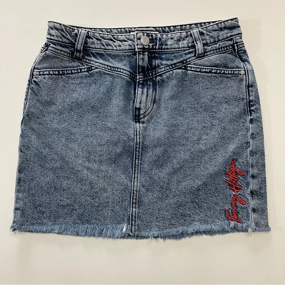 Tommy Hilfiger Women's Retro Acid Wash Signature Denim Mini Skirt, size 0