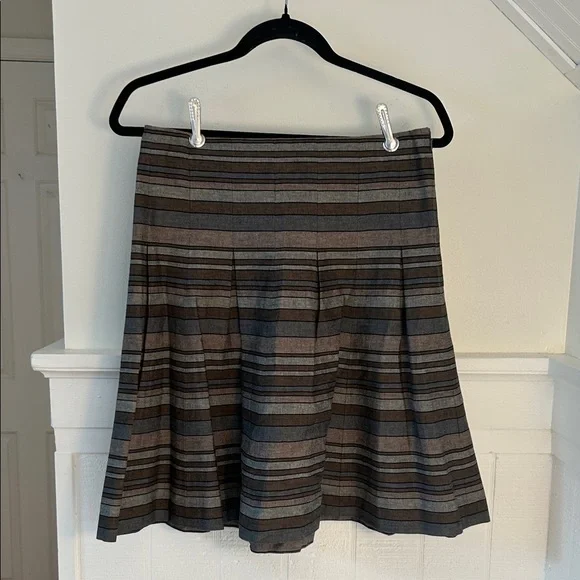 Club Monaco Pleated Skirt in Earth Tone Colors Size women’s 2