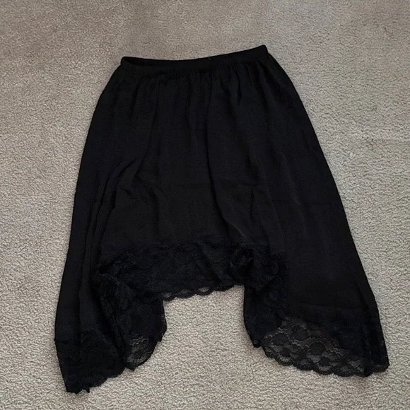 Aerie Handkerchief Elegant Black Lace Hem Skirt size XS NWT