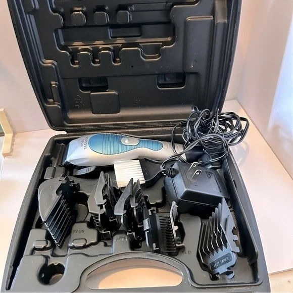 Vidal Sassoon Vintage Men’s Hair Clipper Set with Attachments