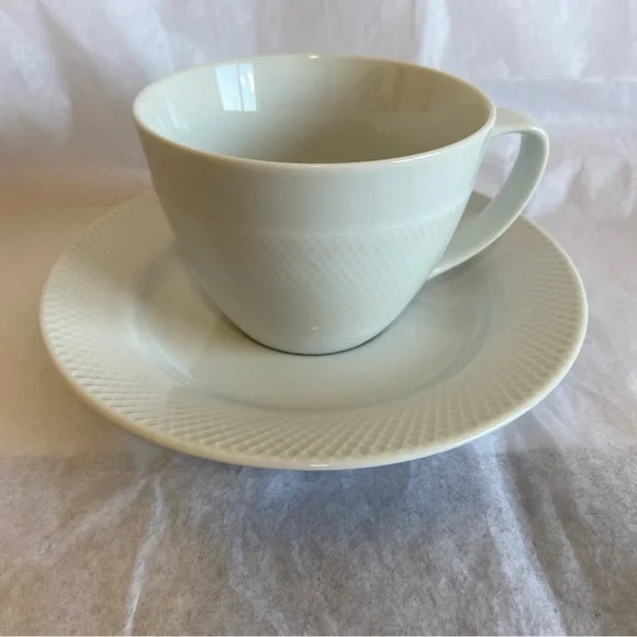 (6) Pottery Barn cups & saucer set