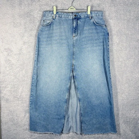 Anthropologie Pilcro Madi Front Slit Denim Maxi Skirt Sz 16 Light Wash‎ Fray Hem