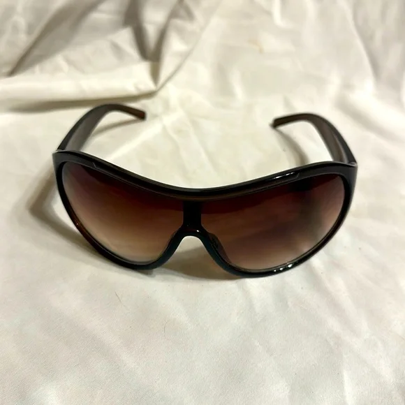 Kenneth Cole Round Sunglasses Brown