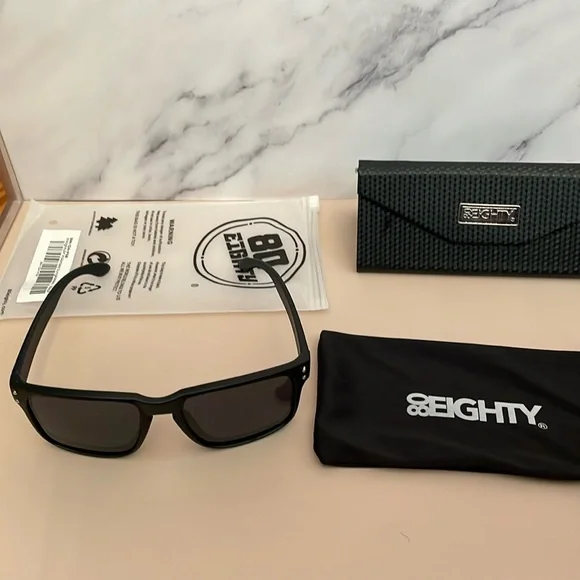 80EIGHTY Unisex Polarized Sunglasses Matte black frame black lenses UV400 NWT