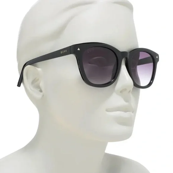 DIFF Quinn Sunglasses Black Frame Grey Gradient Lens Unisex NWT