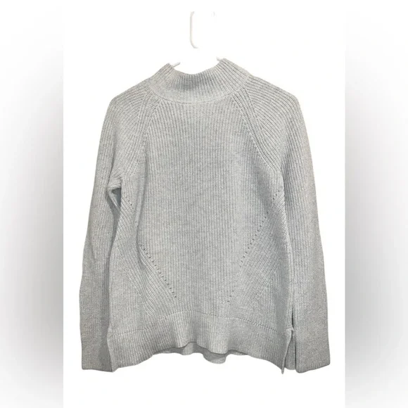 Women’s GAP Light Gray  Sweater.