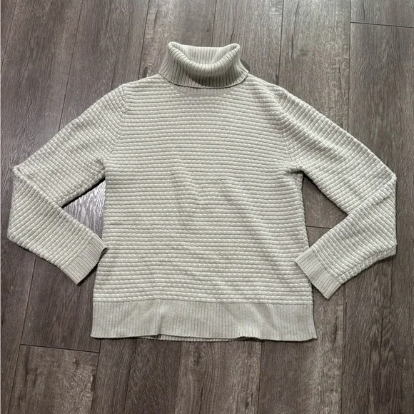 J Crew grey and white soft turtleneck sweater M