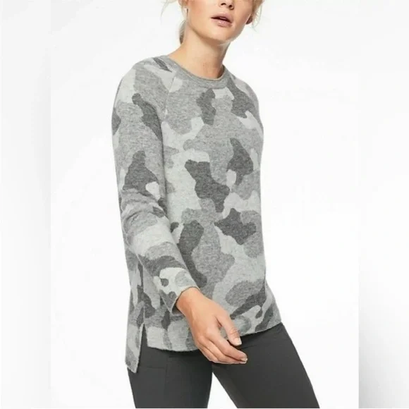 Athleta Grey Undercover Camo Pullover‎