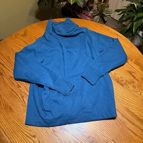 Athleta Sweater Size Large