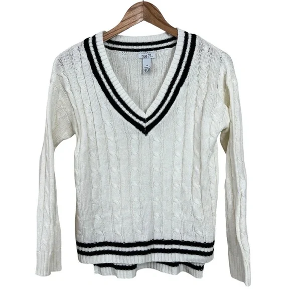Rue 21 Black and White Cable Knit V-neck Sweater Size XS