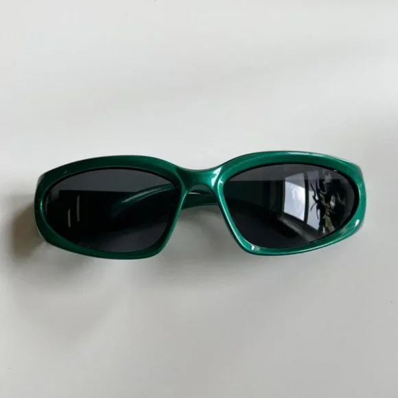 Unique sick Y2K 2000s vintage style forest green surfer sunglasses