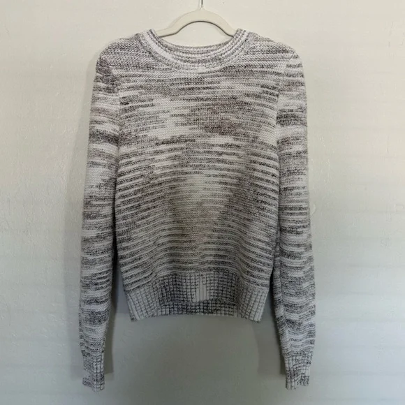 Evereve Gray and Cream Knit Sweater