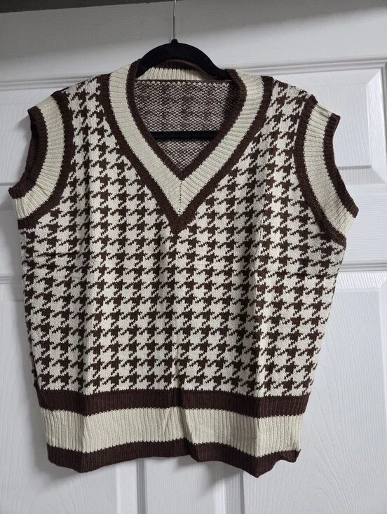 Womens  NWOT Brown And Cream V-Neck Houndstooth Knit Sweater Vest