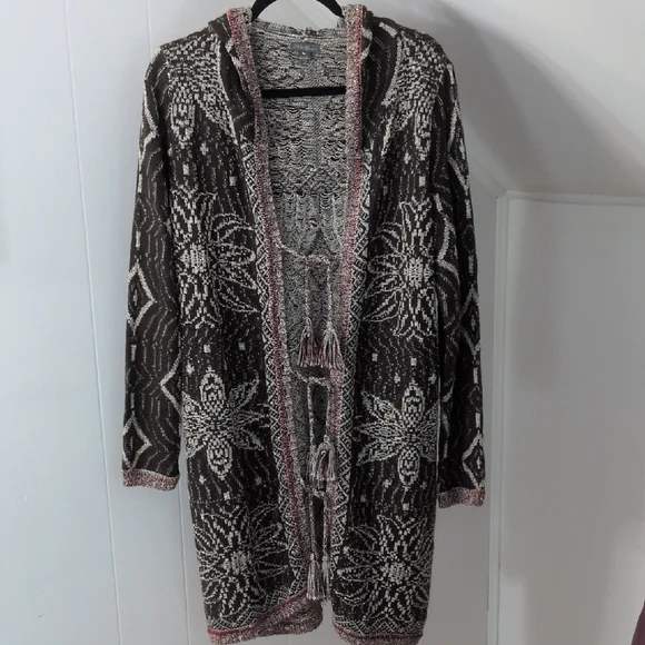 Eddie Bauer Tie Front Beige And Brown Sweater. Size Large
