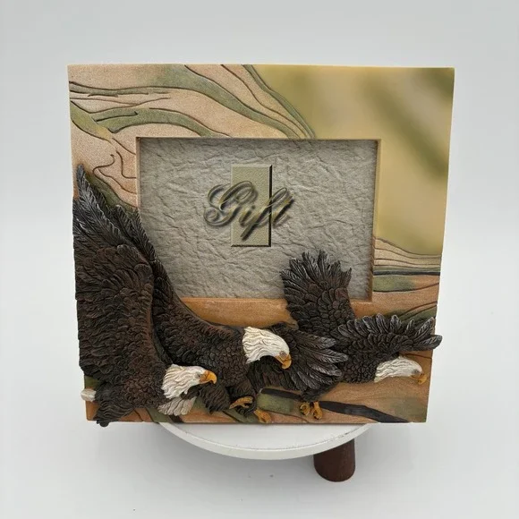 American Eagles 3D Photo Frame holds 3.5