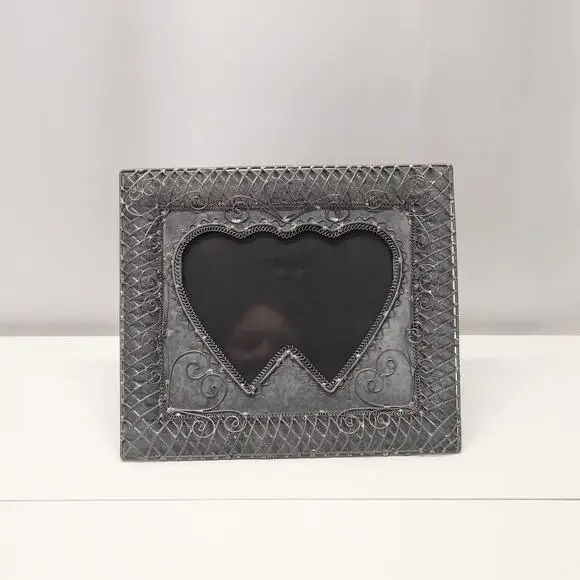 Vtg Heart Shaped Metal Filigree Photo Picture Frame Cottagecore Farmhouse 5x7