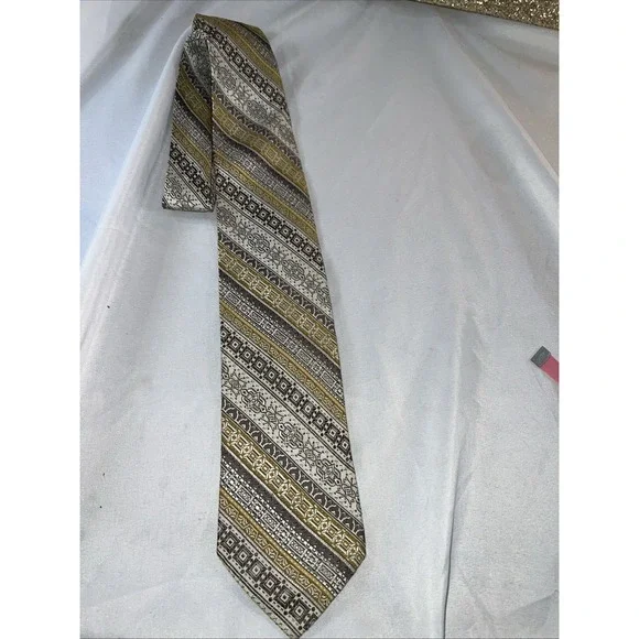 True Vintage 1970s Brocade Tie Gold gray Geometric Thick‎ Aristo-Craft 4x56