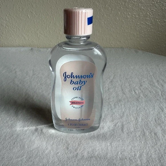 Vintage Johnson's Baby Oil 4‎ fl oz 2004 Bottle NEW & SEALED!
