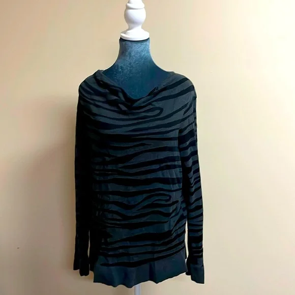 Dana Buchman Women's Large LS Scoop Neck Zebra Print Top