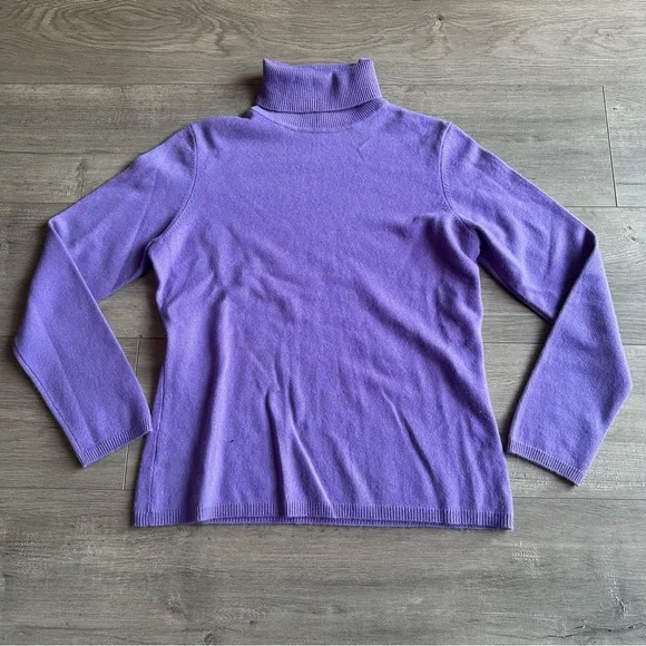 EUC Charter Club Purple Cashmere Turtleneck Sweater - size medium