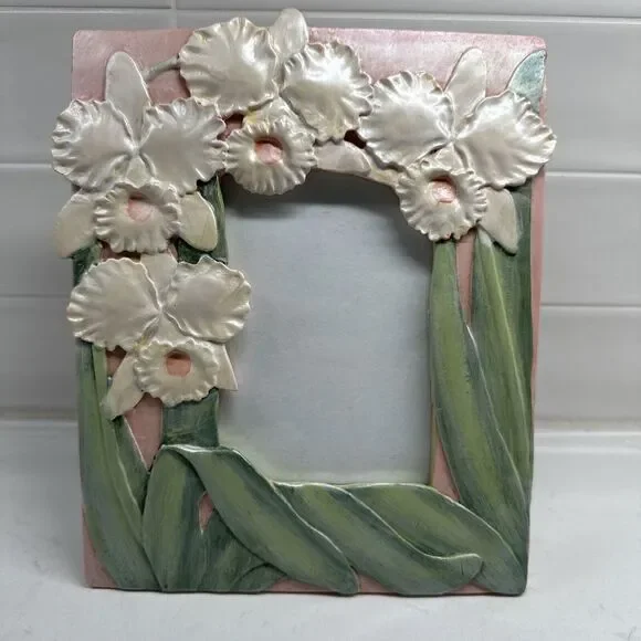 Vintage Daffodil Picture Frame Floral Sculptural Decorative Table Top
