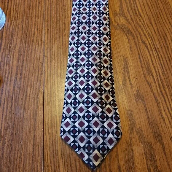 Alfani Mens Silk Black and Red Dimond Pattern Geometric Formal Necktie Tie