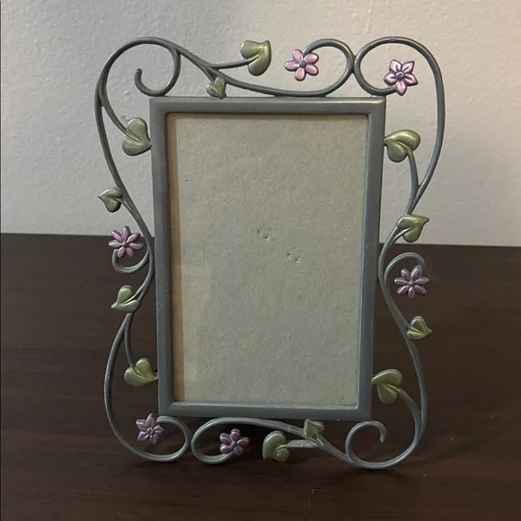 Floral 4 x 6 inch Picture Frame, Vertical, Great Condition!