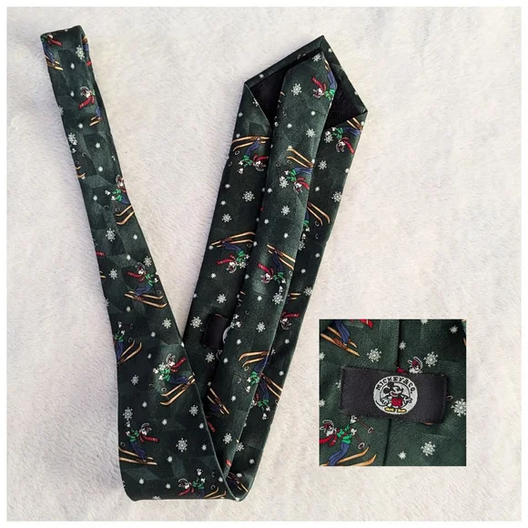 Mickey & Co Disney Vintage Goofy Skiiing Green Tie