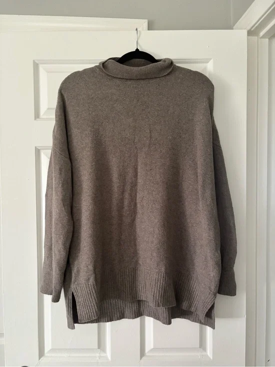 Abercrombie & Fitch Taupe Cowl Neck Sweater - Size M - Like New