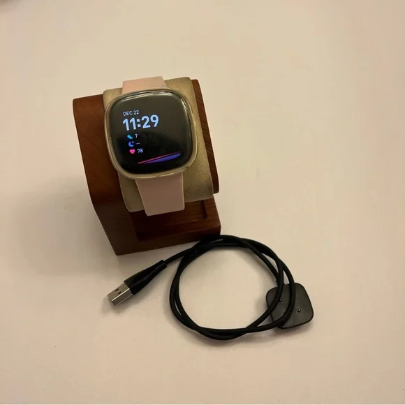 Fitbit‎ Sense, gold/pink, charger included