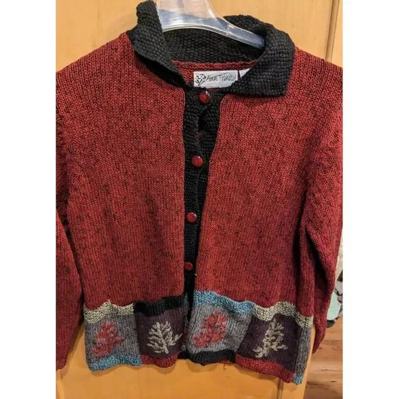 Ann‎ Trinity  Red Sweater Womans Small heart button Cardigan Top