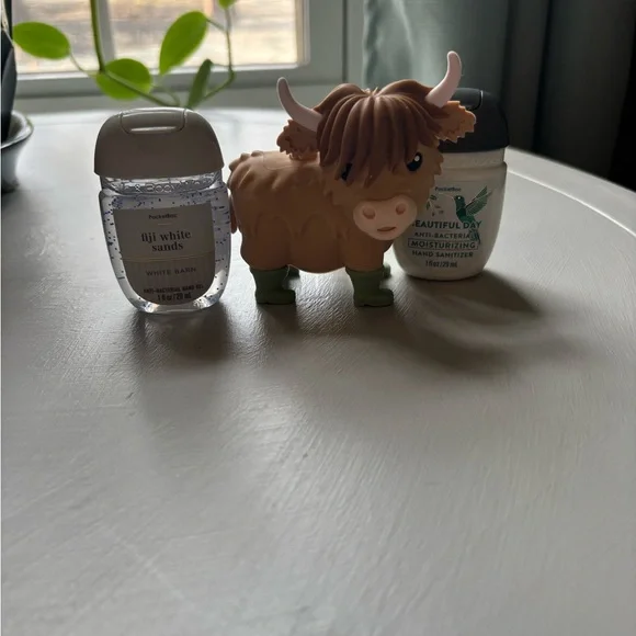 Bath & Body Works Cow Hand Sanitizer Holder - Brown and Cream