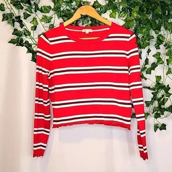 Ultra Flirt. Cropped Sweater. Size Medium. EUC