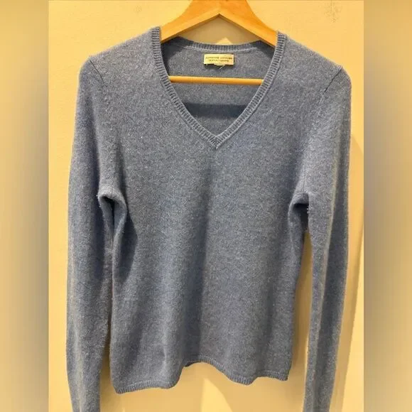 Adrienne Vittadini V-neck Light Blue Cashmere Knit size small