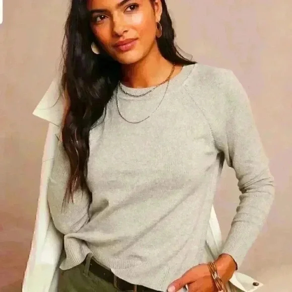 Banana Republic Relaxed  Fit Raglan Pullover Sweater