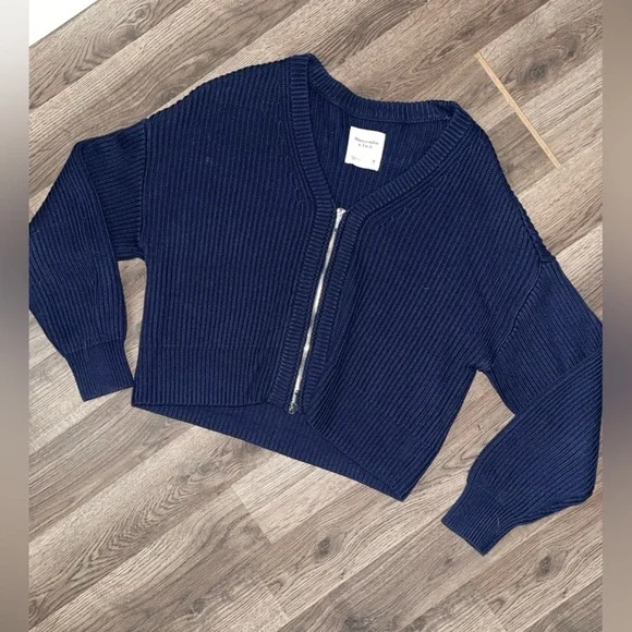 Abercrombie and Fitch Zip up cardigan