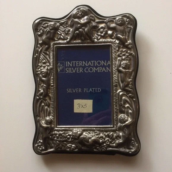 International Silver Co Ornate Frame Silver Plate Holds 3X5 Photos NWOB