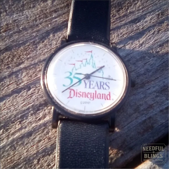Lorus Disneyland 35 Years Vintage Souvenir Watch ✨