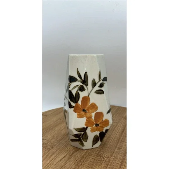 Vintage Octagon Oriental Vase With Hand Painted Textured Flower  -‎ 7.5