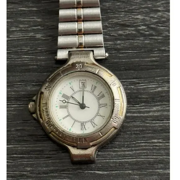 VTG Silver Tone Water Resistant Stainless Steel Watch‎ FOR PARTS UNTESTED