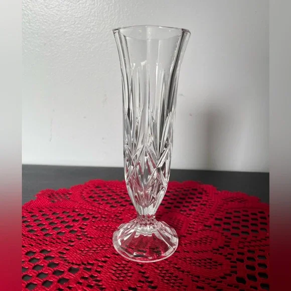 Elegant Clear Crystal Bud Vase