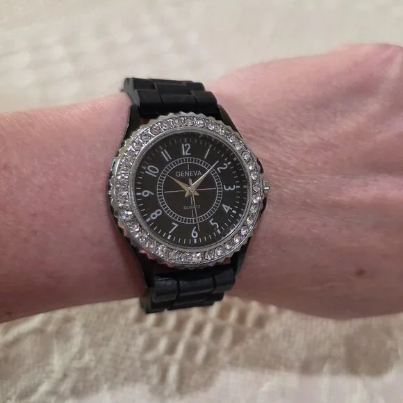 Geneva Black Face Silver Crystal Accent Round Unisex Wrist Watch Silicone Band